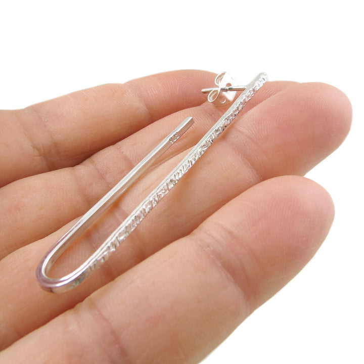 Modern Edge Earrings in Hammered 925 Silver