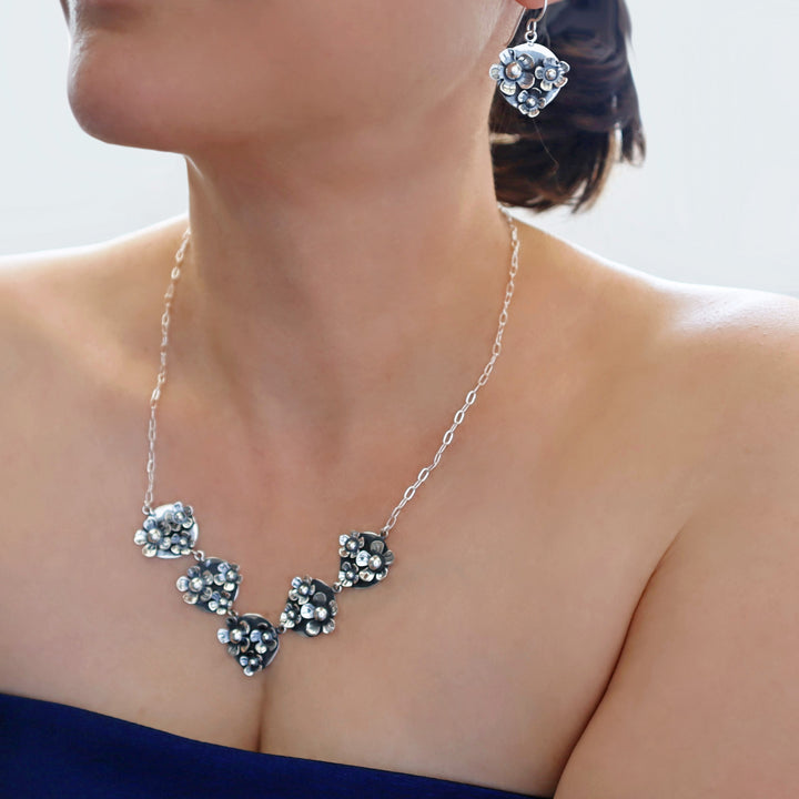 Silver Daisy Earrings