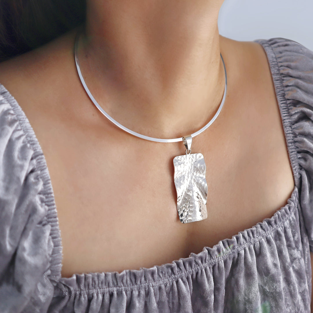 Hammered Silver Luz Pendant Necklace