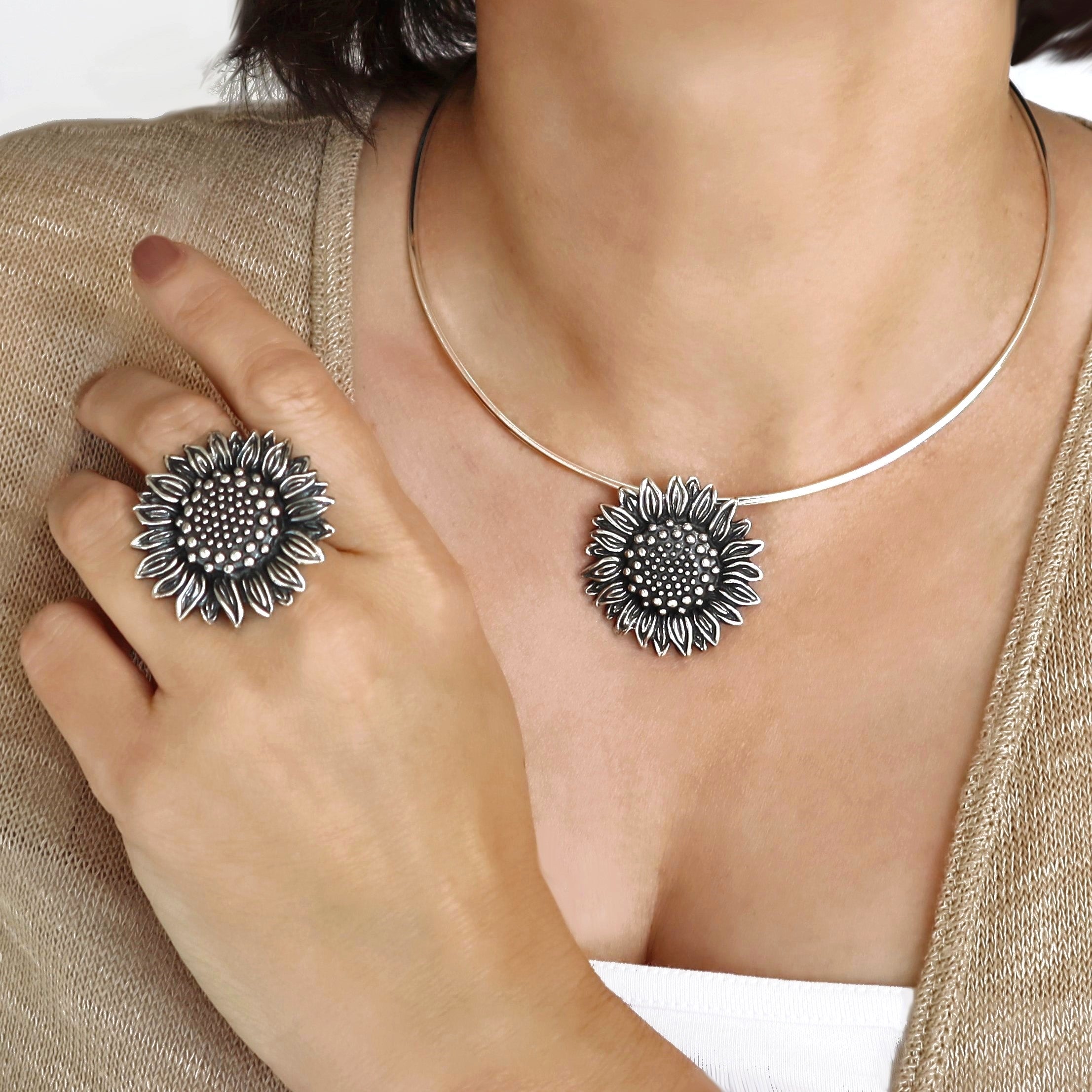 Sunflower necklace outlet silver