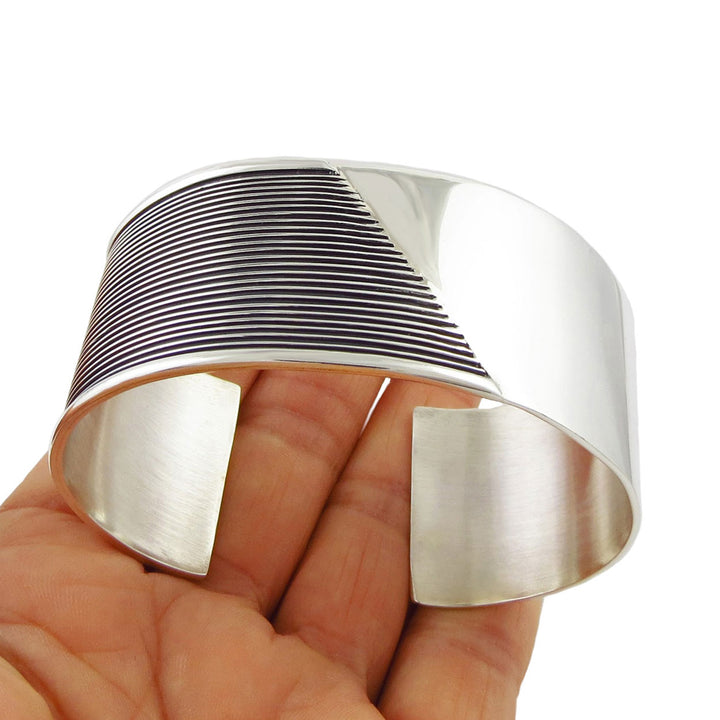 Modernist 925 Sterling Silver Polished Line Bracelet Cuff