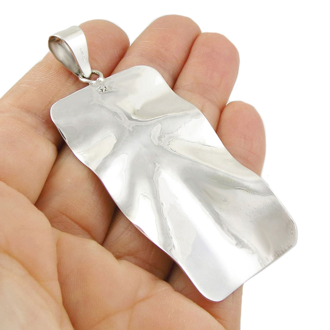 Hammered Silver Luz Pendant Necklace