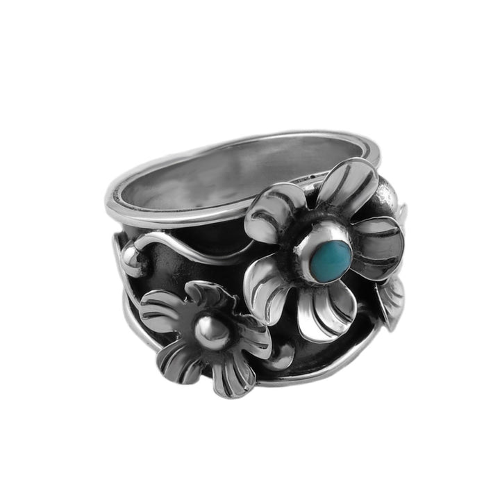 Daisy Ring in Sterling Silver
