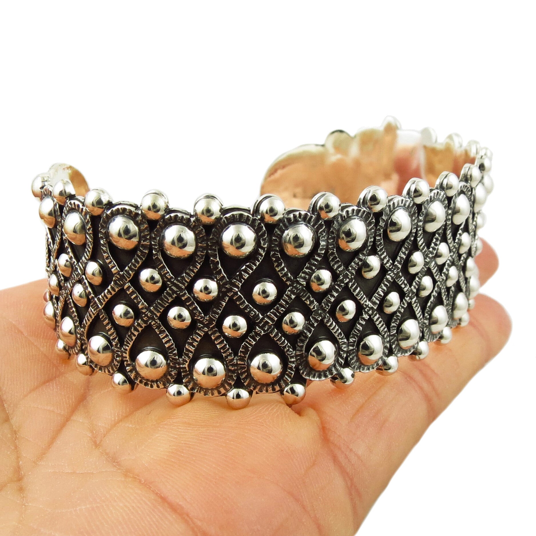 Ball cuff hot sale