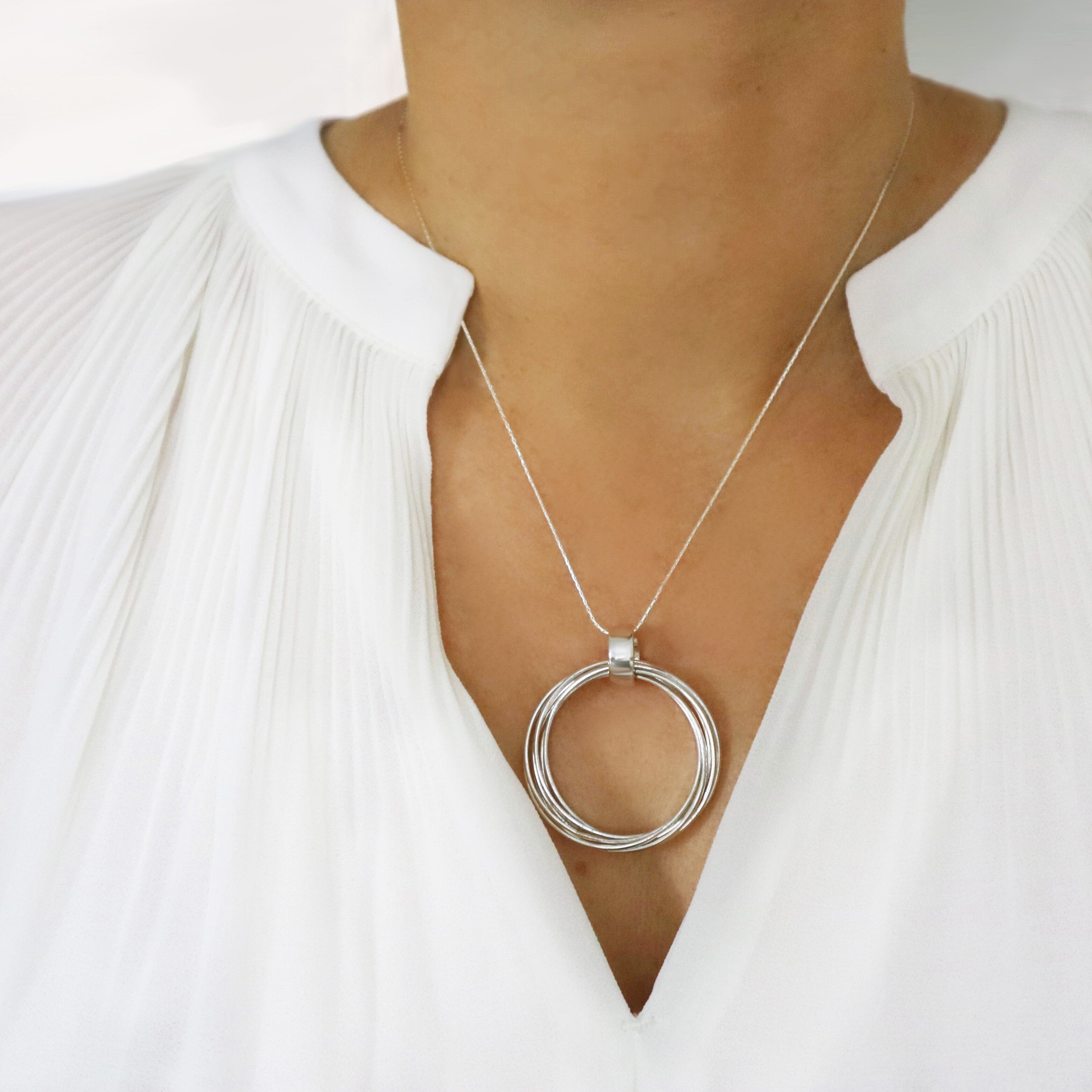 Solid circle sale pendant necklace