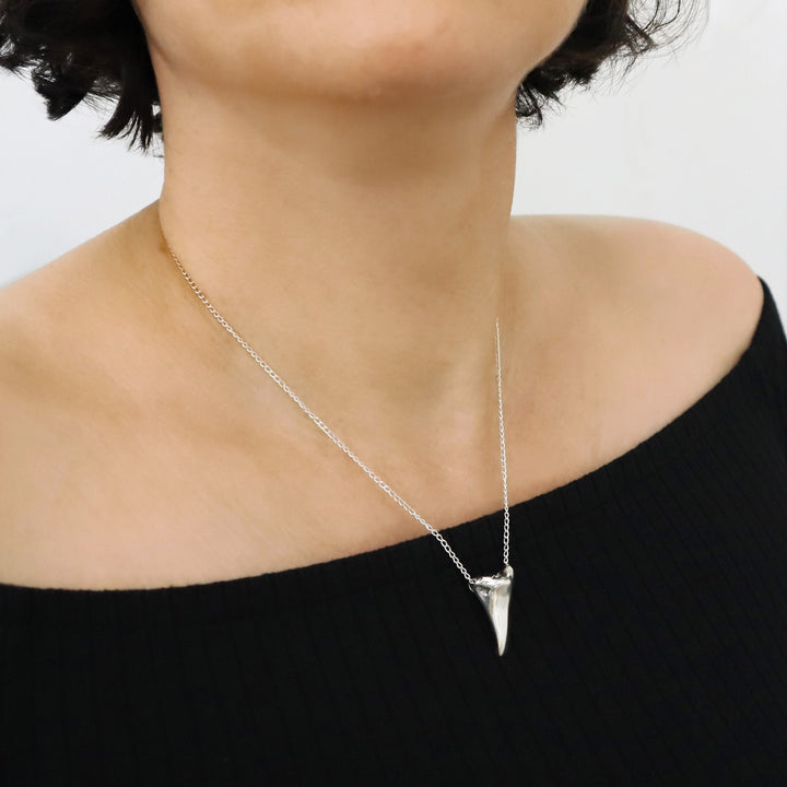 Sterling Silver Hounds Tooth Pendant Necklace